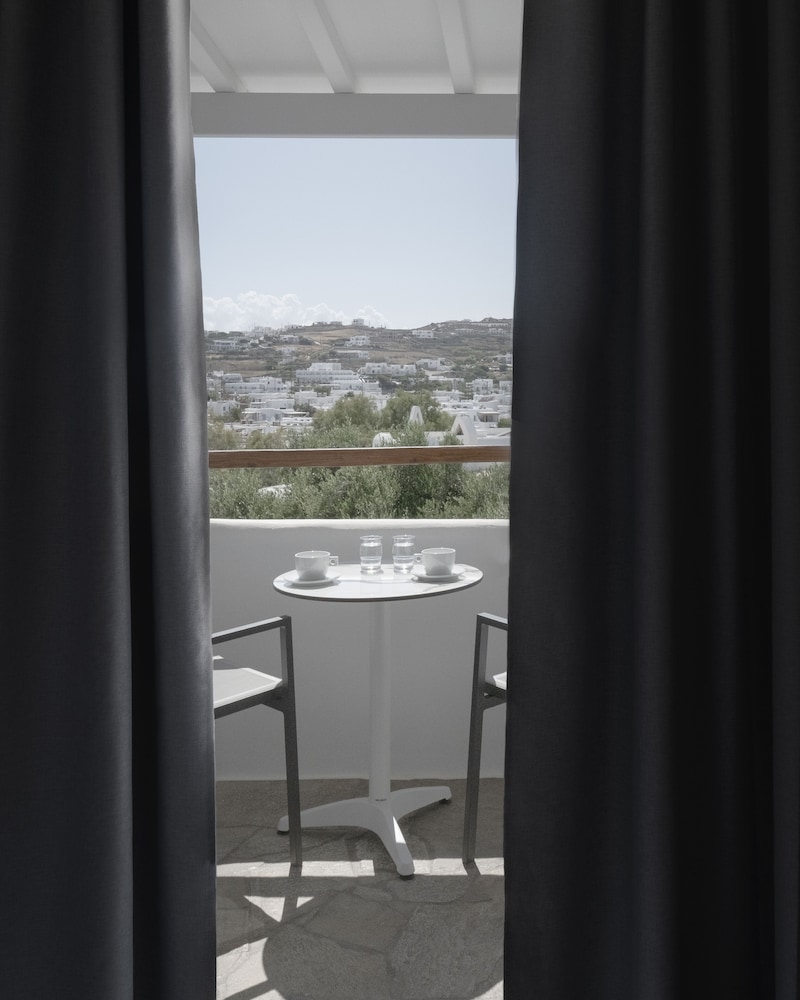 Soulful Triple Partial Sea View - Photo 2