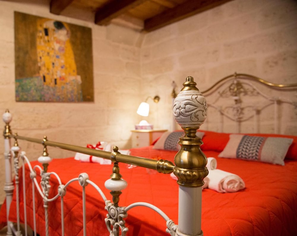 Romantic Studio Suite, Private Bathroom, City View photo 1