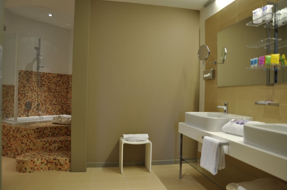 Superior Double or Twin Room photo 2