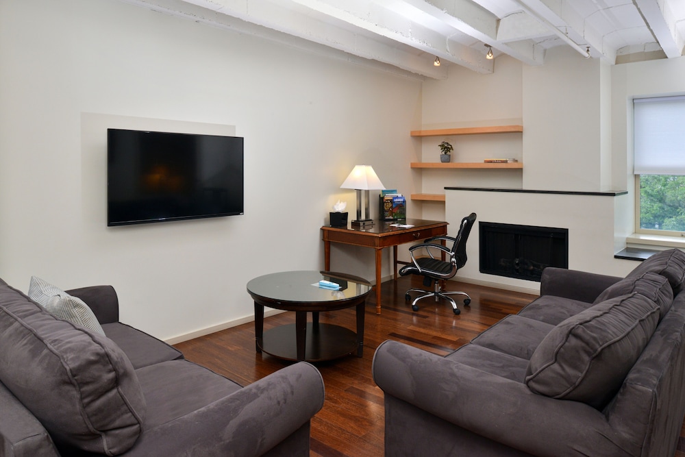 The Flat - Photo 2