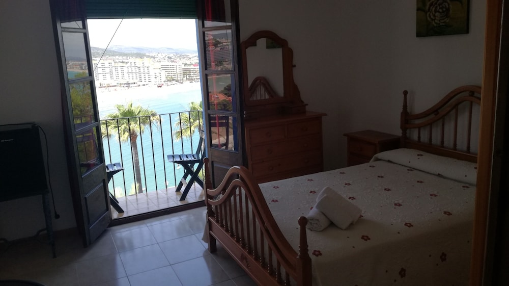 Panoramic Triple Room, Multiple Beds photo 3