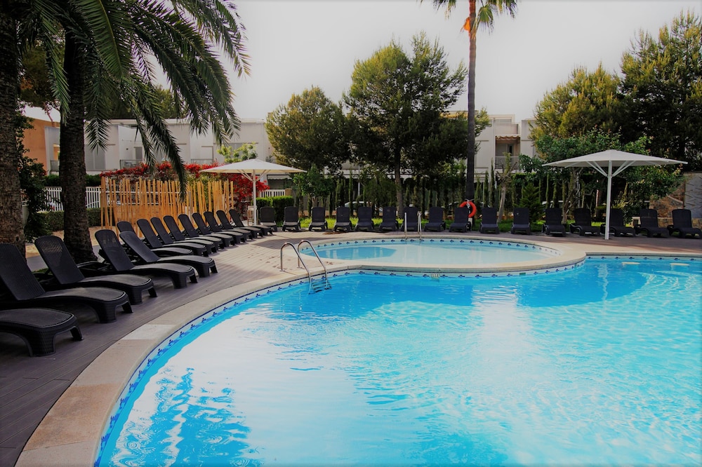 Junior Suite (Spa Access, 3 Adults) thumbnail 5