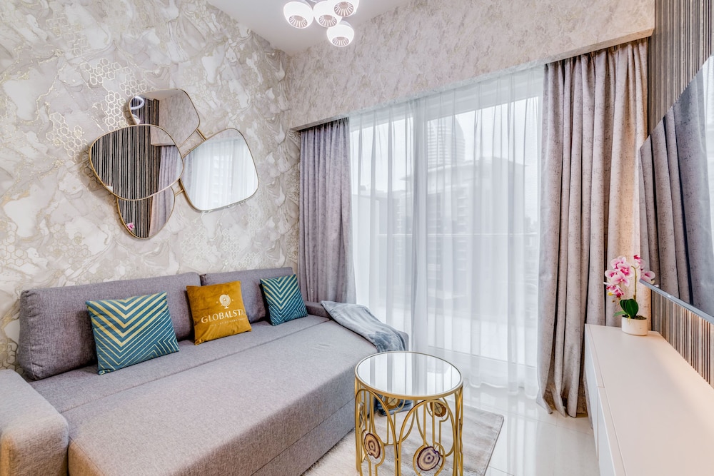 Elite Apartment, 1 Bedroom, Balcony, City View photo 2