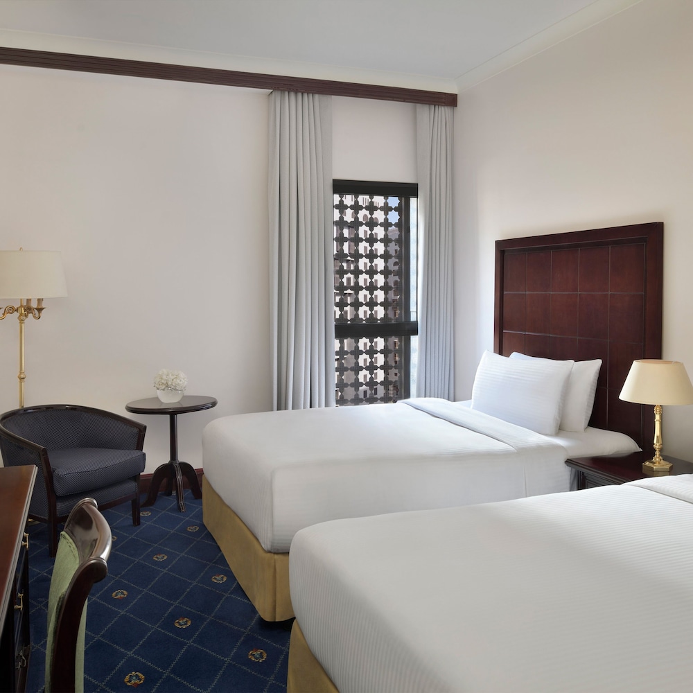 Classic Room, 1 King Bed, Accessible, Smoking