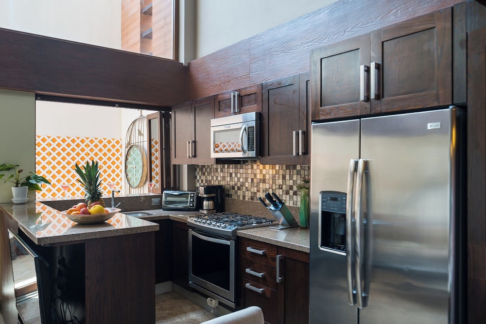 Deluxe Loft, 2 Bedrooms, Street View