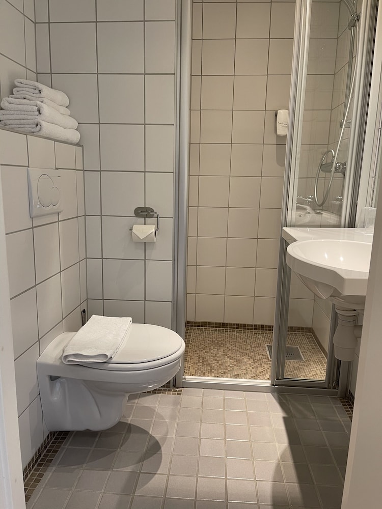 Double Room (1) photo 2