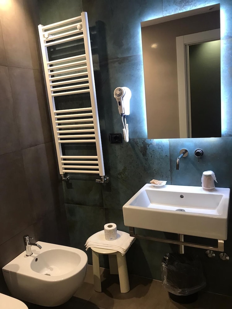 Standard Double or Twin Room photo 2