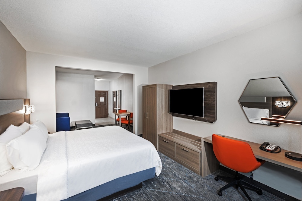 Suite, 1 King Bed (Additional Living Area) - Photo 2