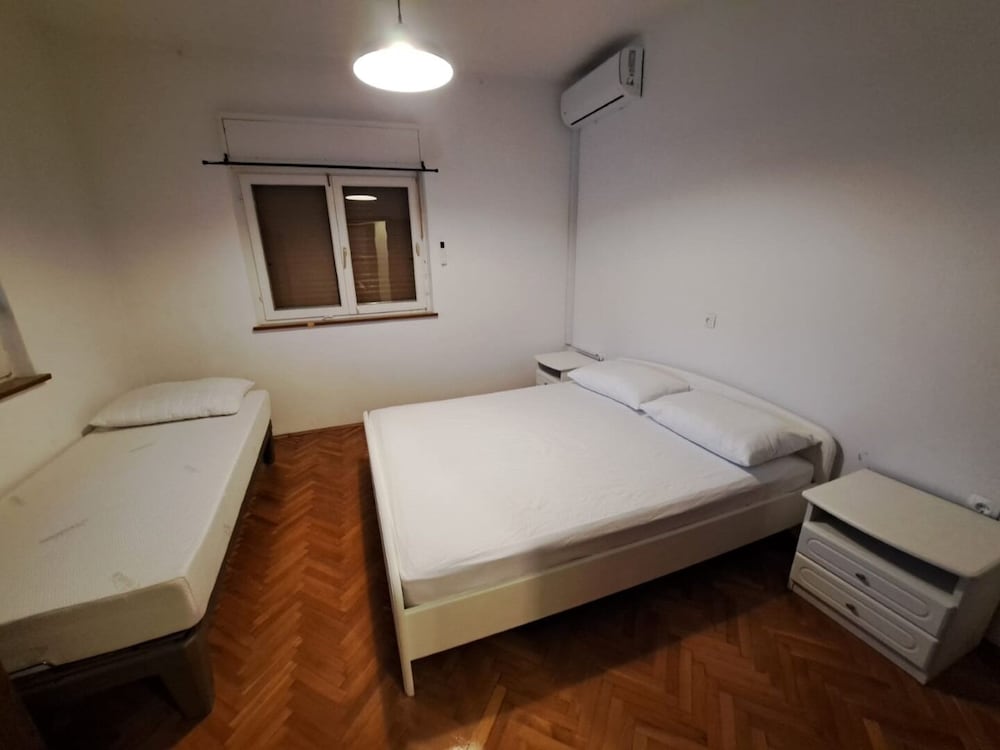 Apartment (Ivana - Cozy And Spacious - A2 Gornji)