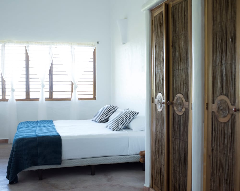 Junior Room, 1 King Bed, Non Smoking photo 1