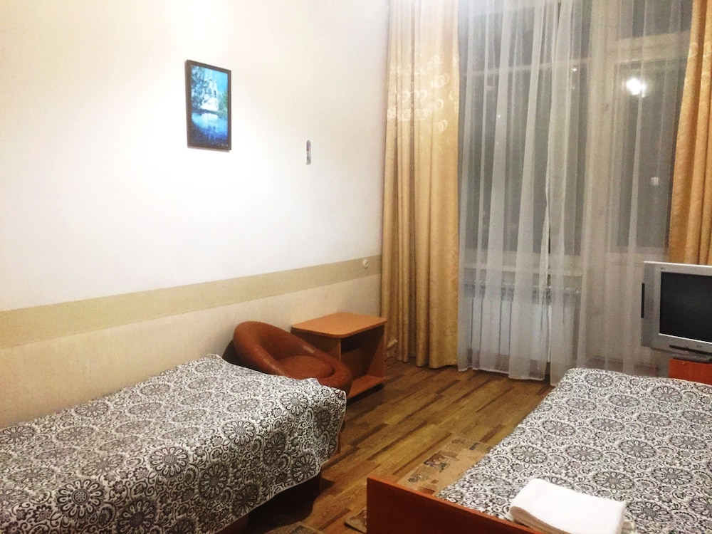 Standard Twin Room, Shared Bathroom photo 1