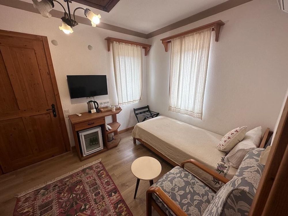 Basic Room photo 2