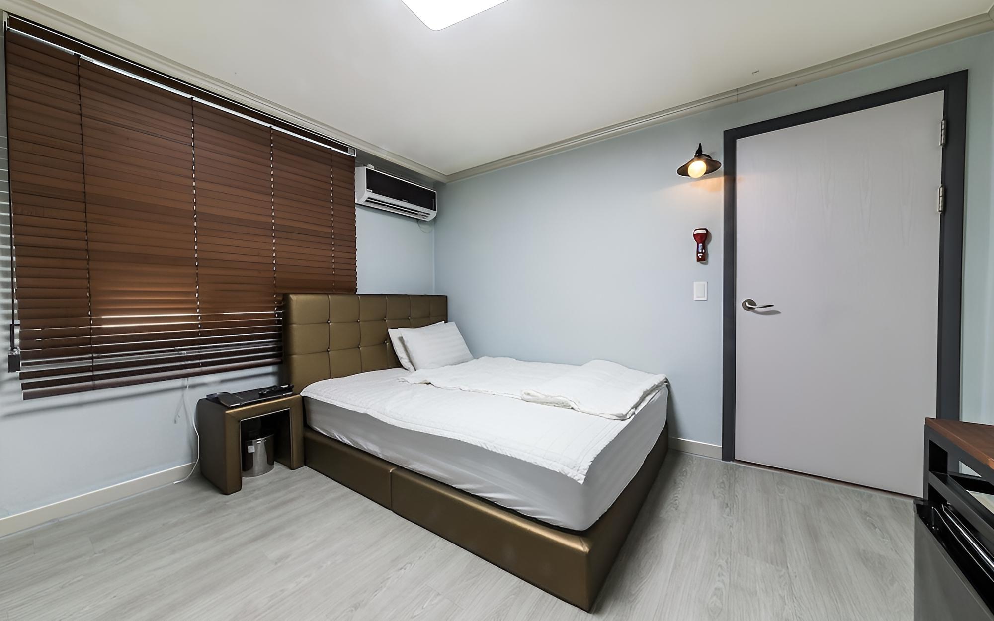 Room (Standard Room) - Photo 8