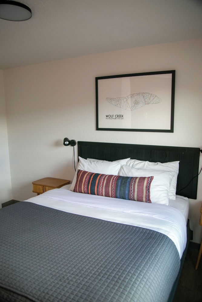 Condo, 2 Bedrooms photo 3