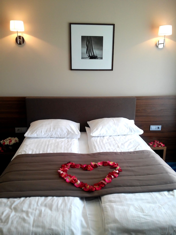 Double or Twin Room - Photo 4