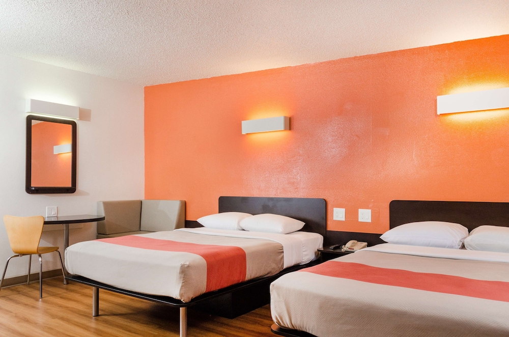 Standard Room, 2 Queen Beds, Non Smoking - Photo 13