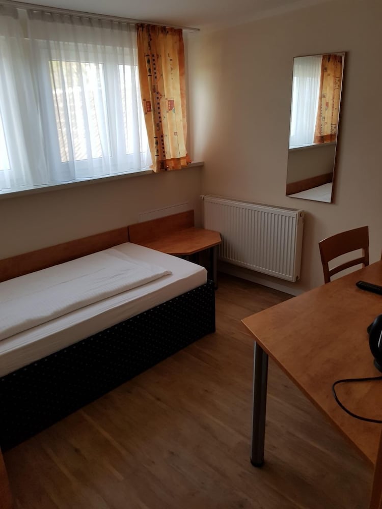 Single Room photo 3