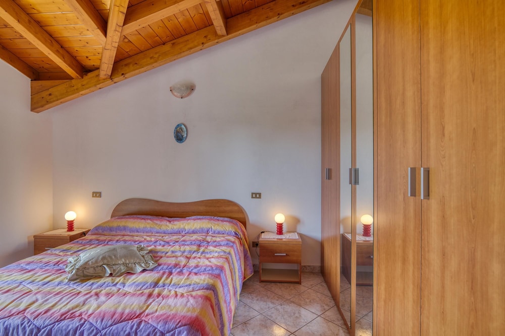Family Apartment, Multiple Bedrooms (Casa Maddalena Private Beach) photo 2
