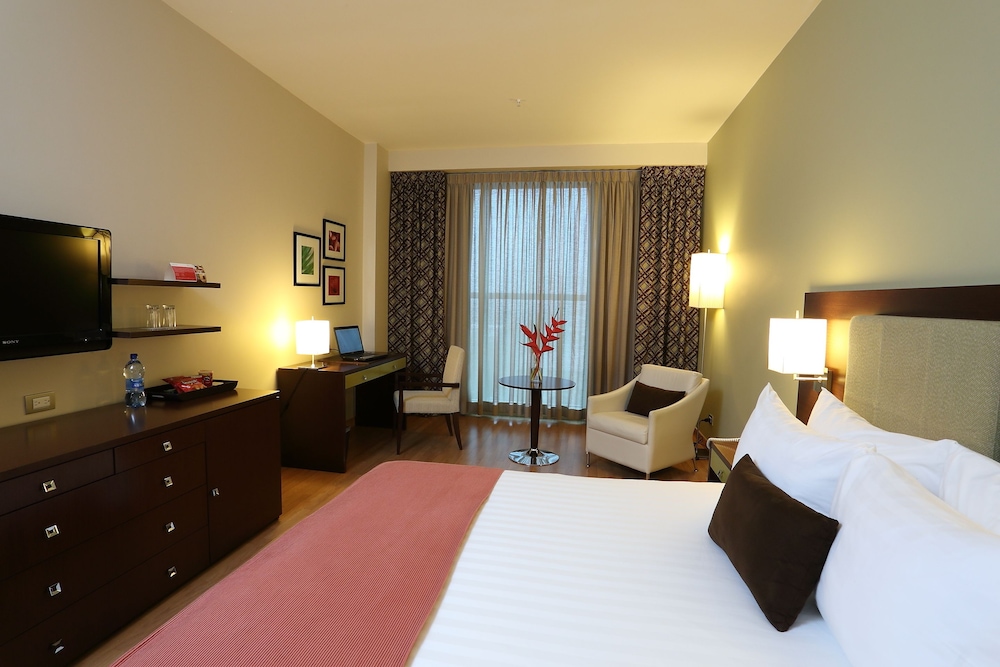 Executive Room, 1 Queen Bed - Photo 4