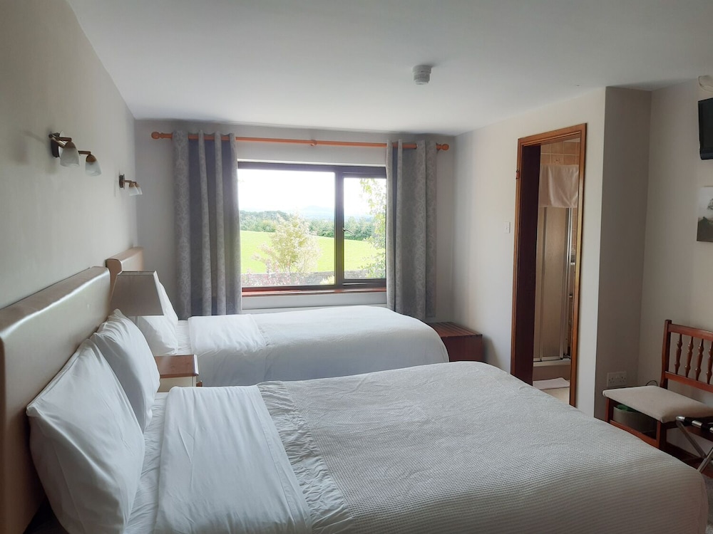 Family Room, Ensuite, Garden View photo 1