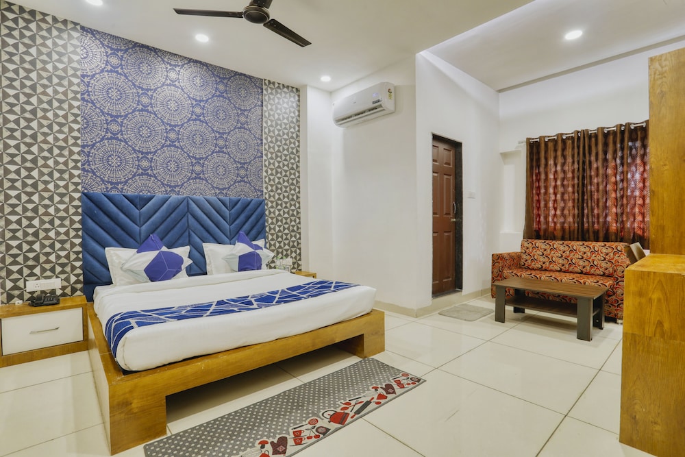 Executive Room - Photo 1