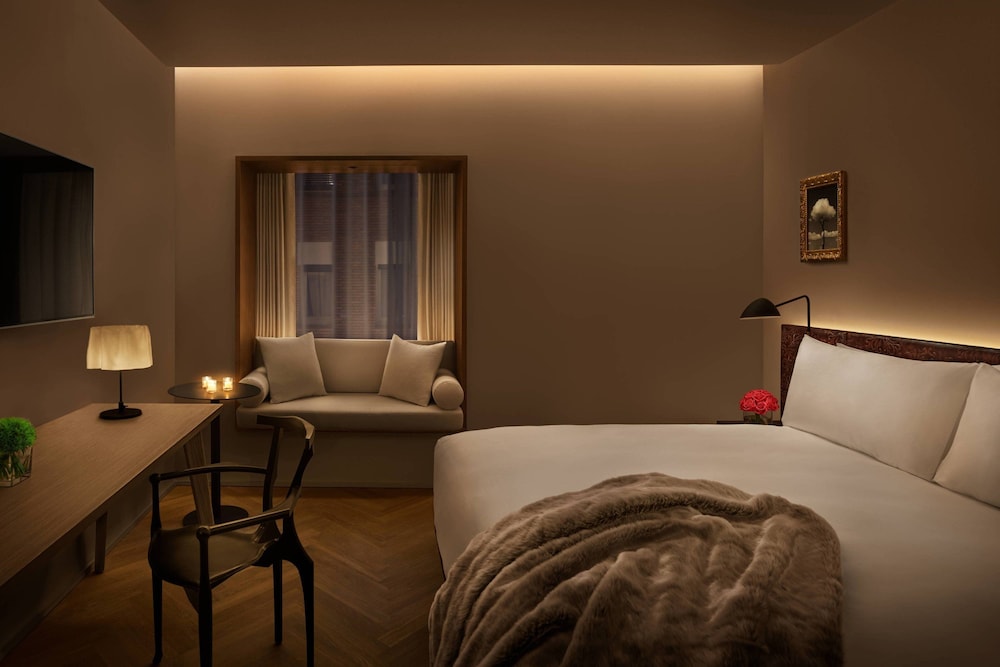 Studio, 1 King Bed, City View (Terrace)