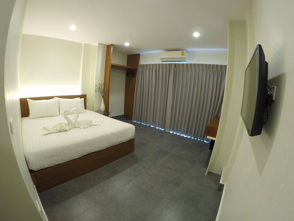 Basic Suite, 1 King Bed photo 1
