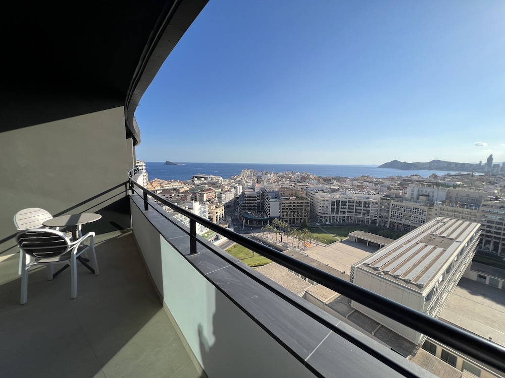 Premium Room, Terrace, Pool View (2 Adults + 1 Child) photo 3