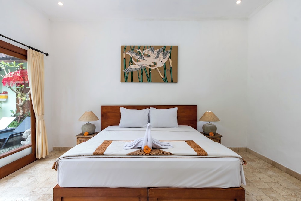 Deluxe Double Room, 1 King Bed, Pool View photo 3
