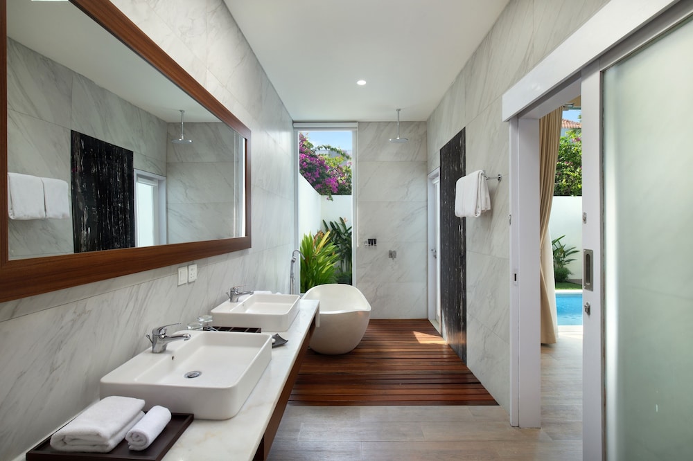 1 Bedroom with Private Pool Villa - Photo 4