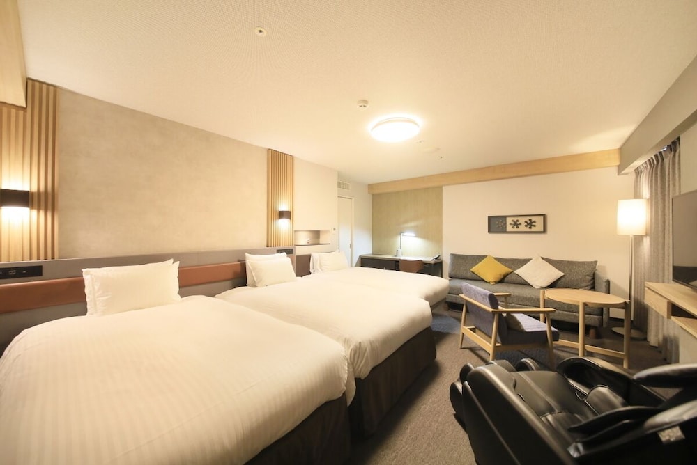 Triple Room, 3 Bedrooms, Smoking photo 1