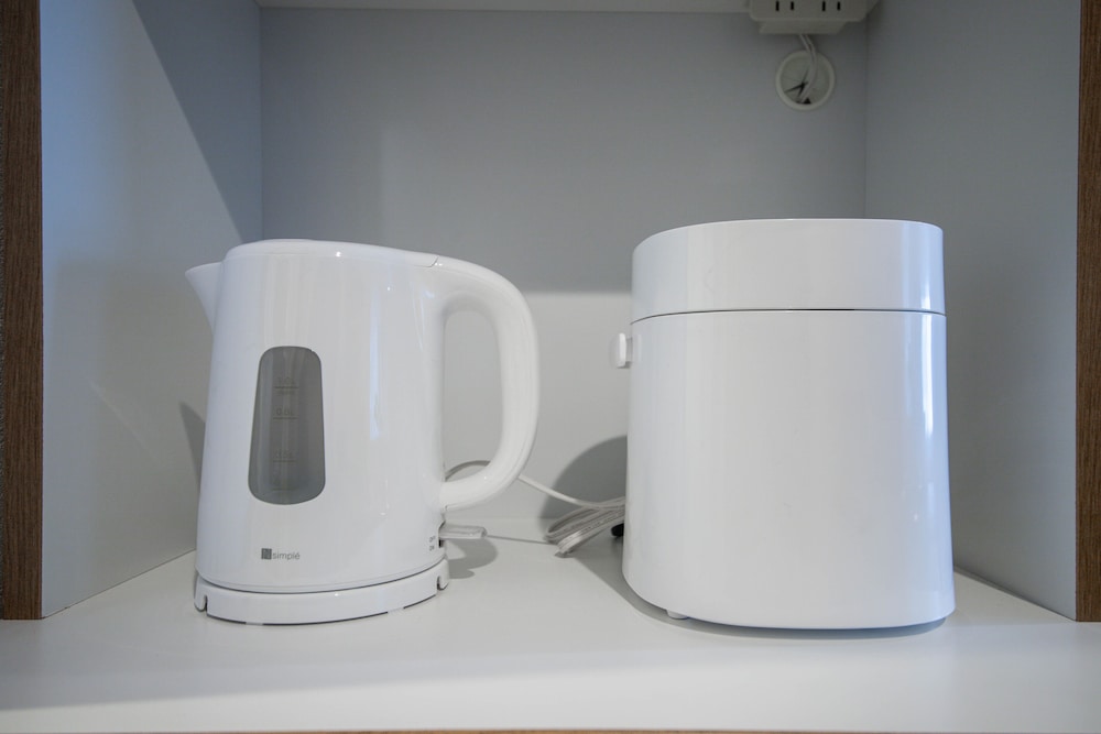 Basic Apartment - Photo 7