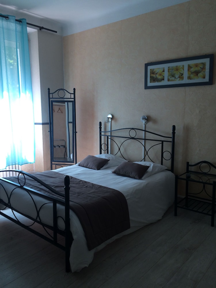 Family Quadruple Room photo 2