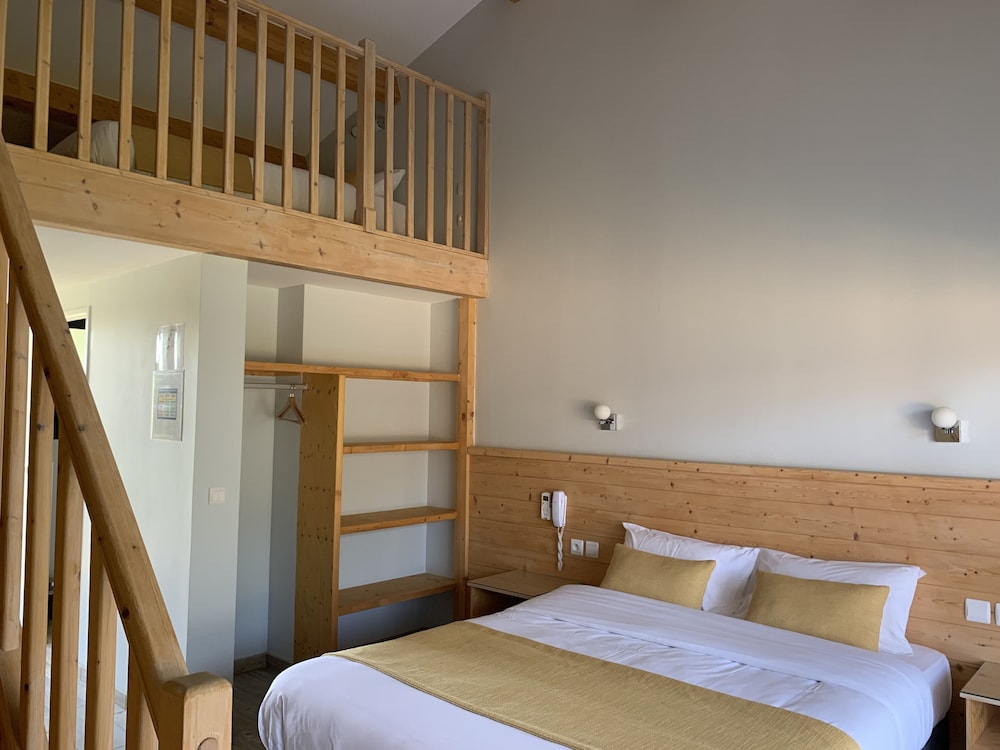 Quadruple Room, 2 Queen Beds