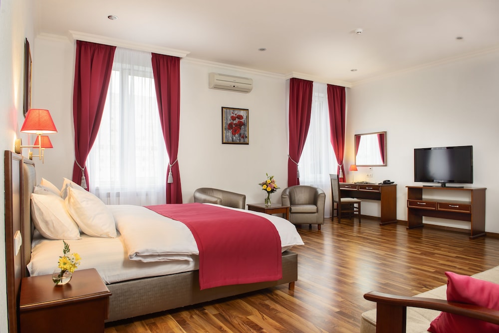 Suite Apartments