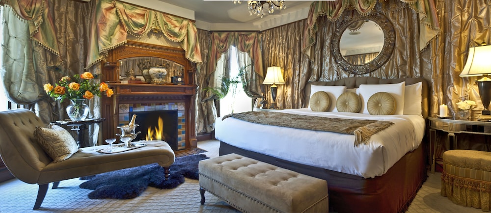 Luxury Suite, 1 King Bed, Fireplace (Champagne) photo 1