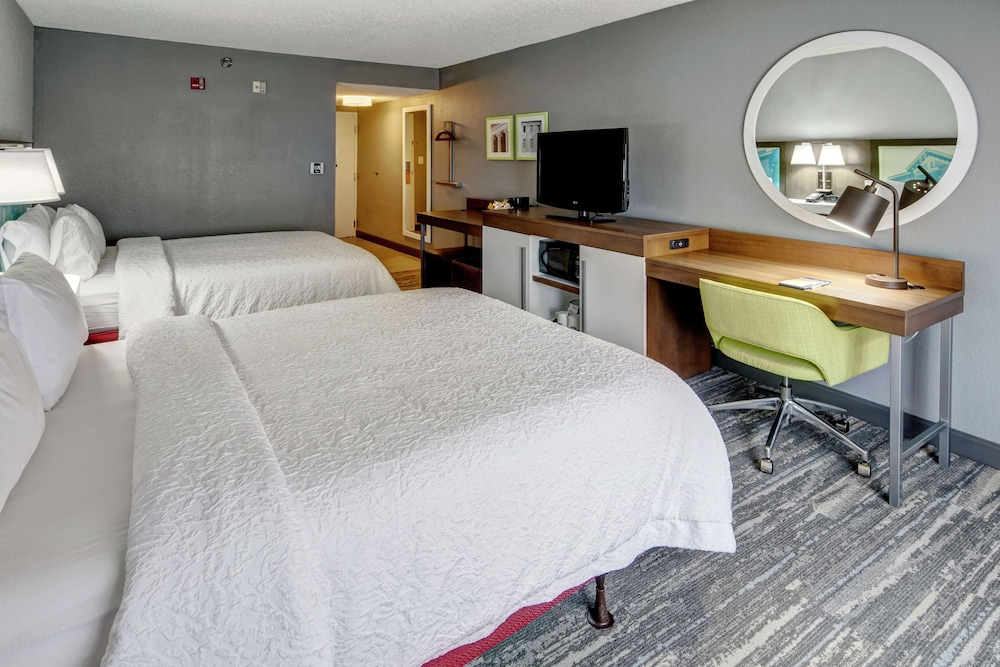 Room, 2 Queen Beds, Accessible, Non Smoking - Photo 1