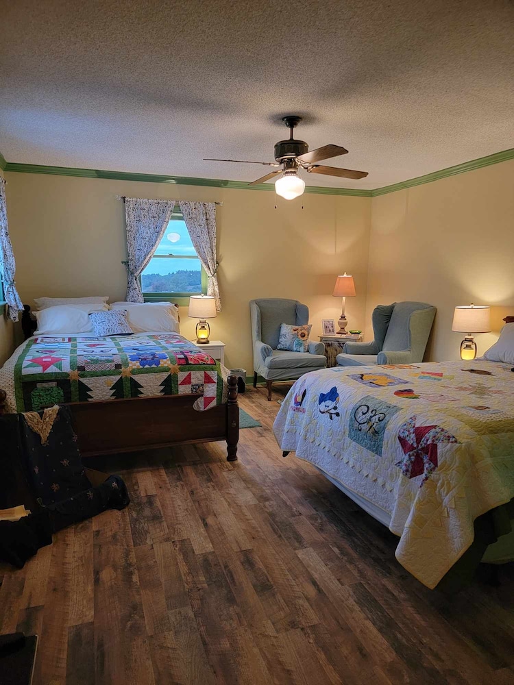 Strawberry Moon Room photo 1