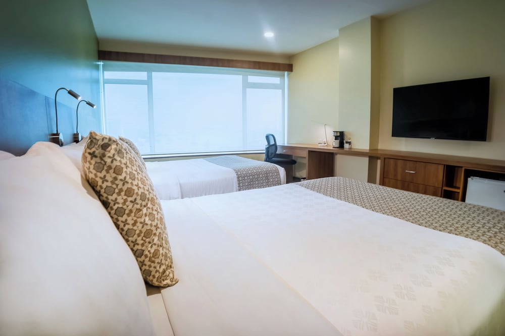 Standard Room, 2 Double Beds - Photo 8