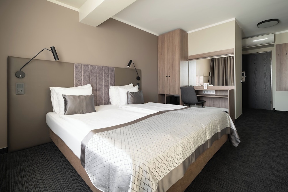 Classic Double or Twin Room - Photo 3