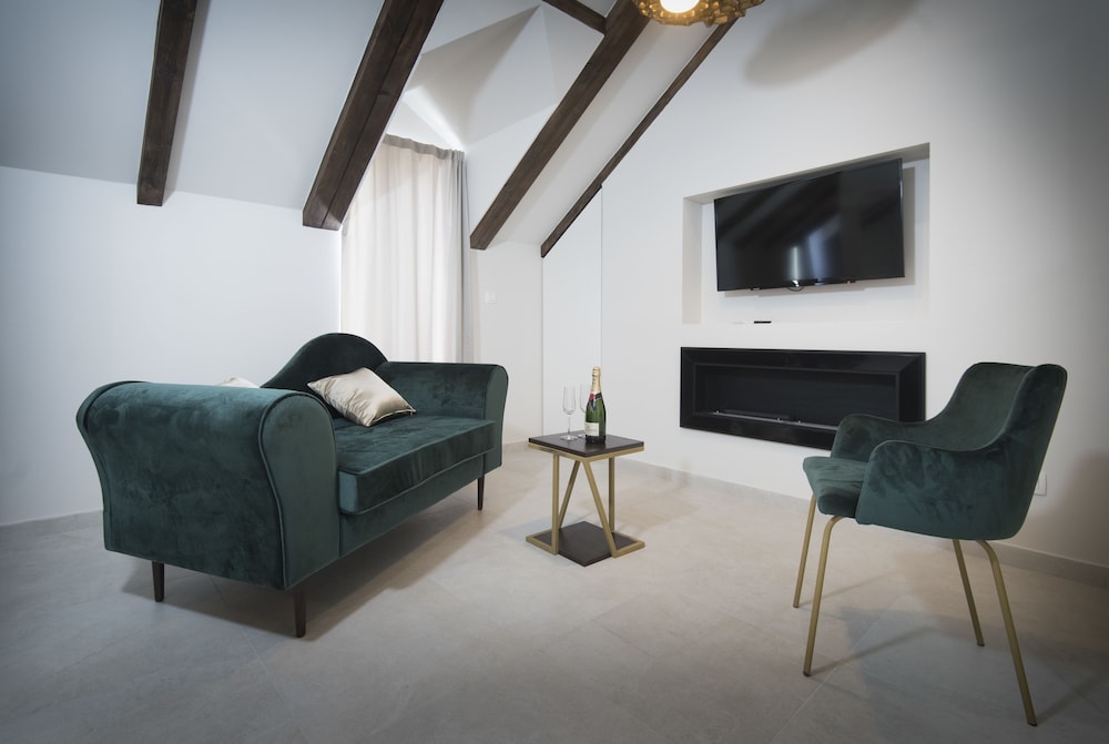 Penthouse photo 1