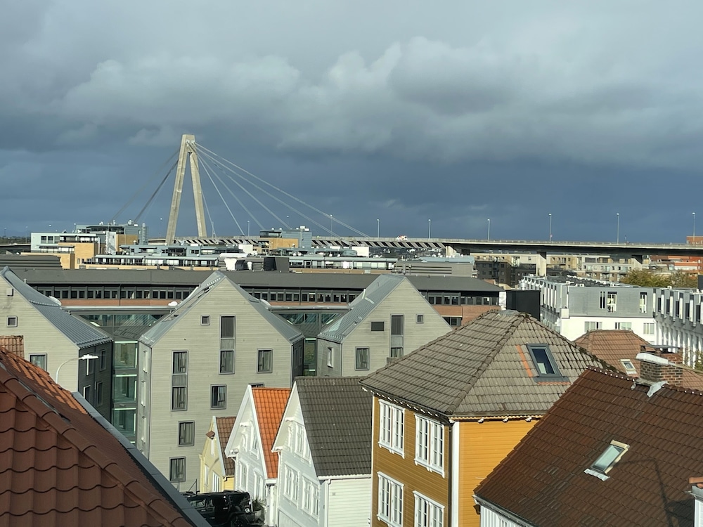 Apartment, 2 Bedrooms, Balcony, City View photo 3