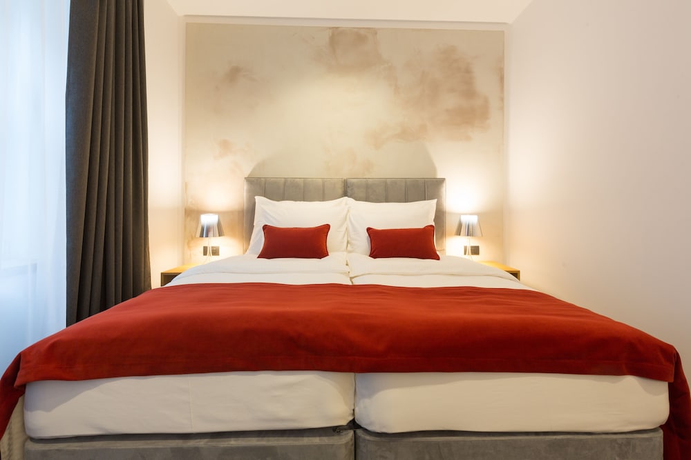 Superior Double or Twin Room, City View - Photo 7
