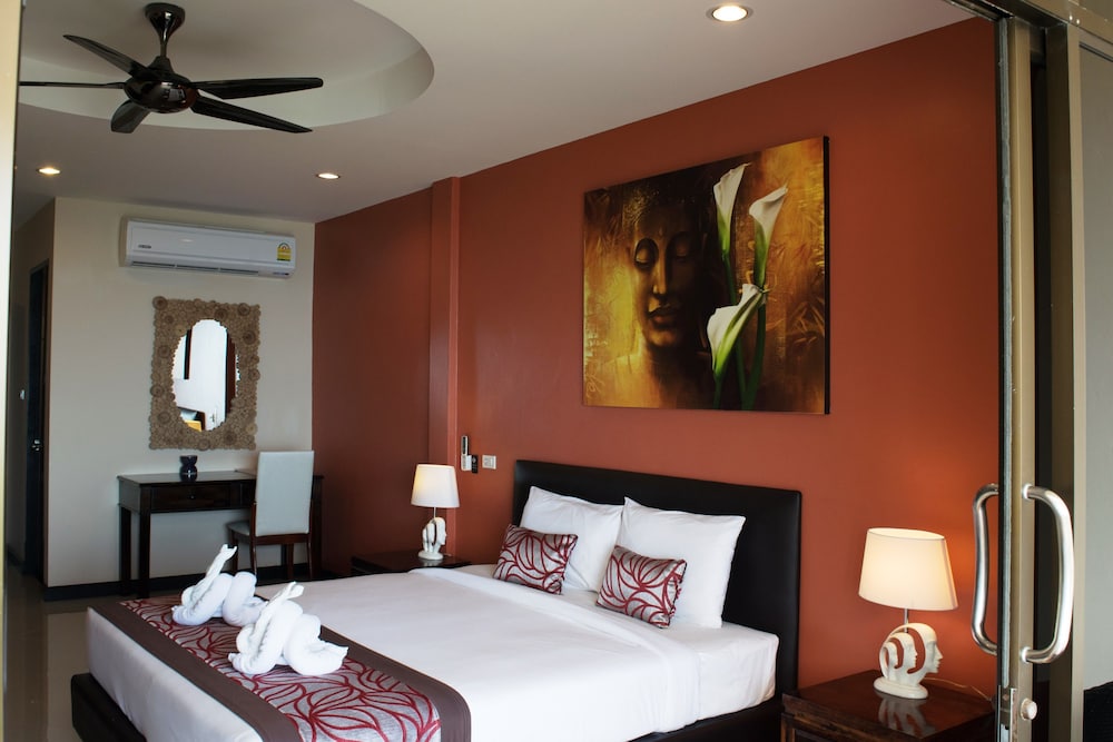 Deluxe with Sea View Balcony - Photo 8