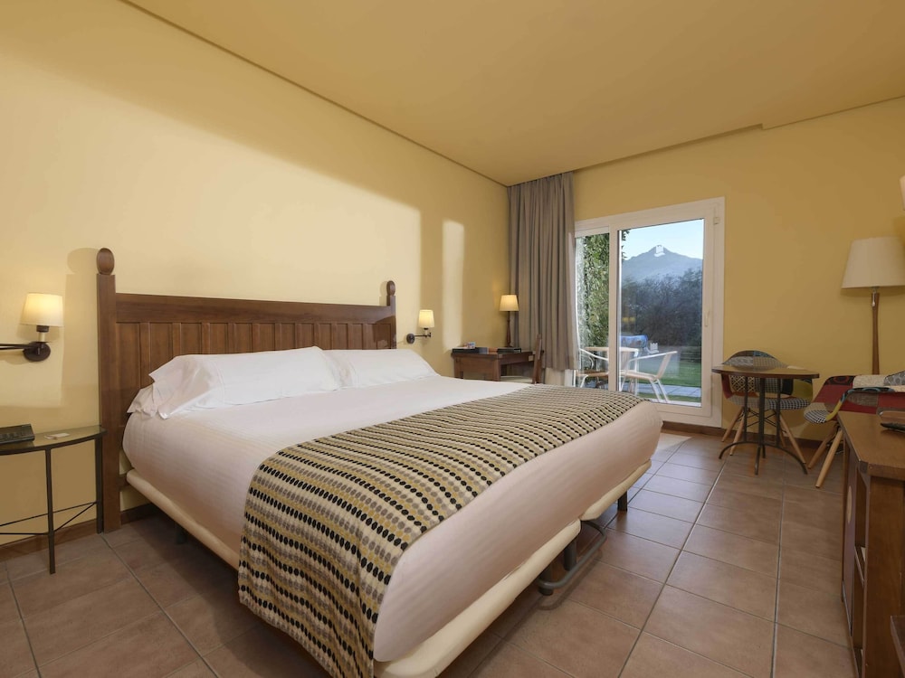 Classic Room (2 adults + 1 child) - Photo 1