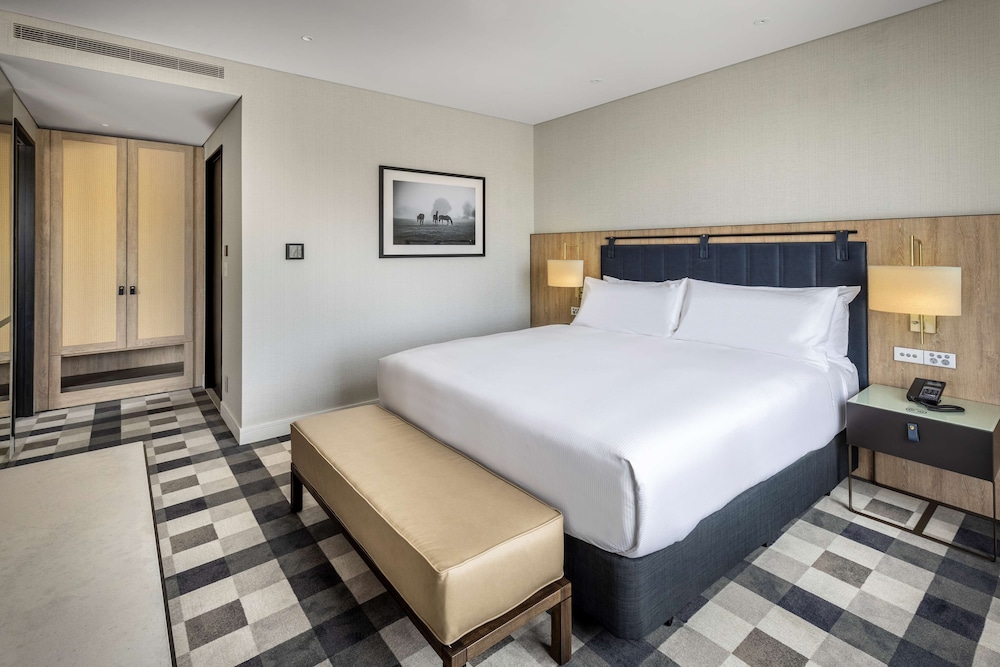 Deluxe Suite, 1 King Bed - Photo 1