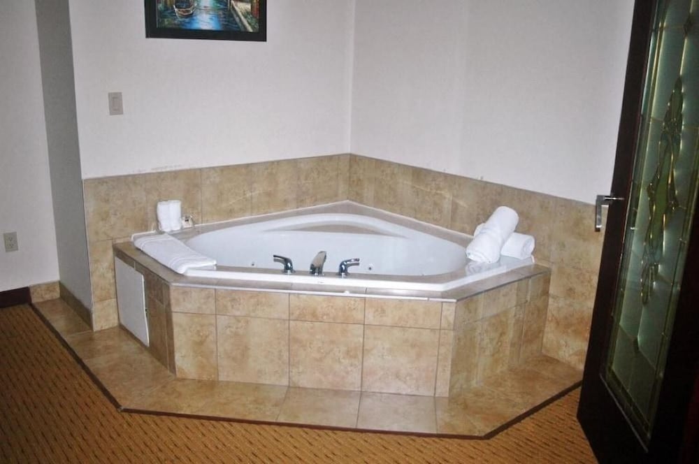 Suite, 1 King Bed