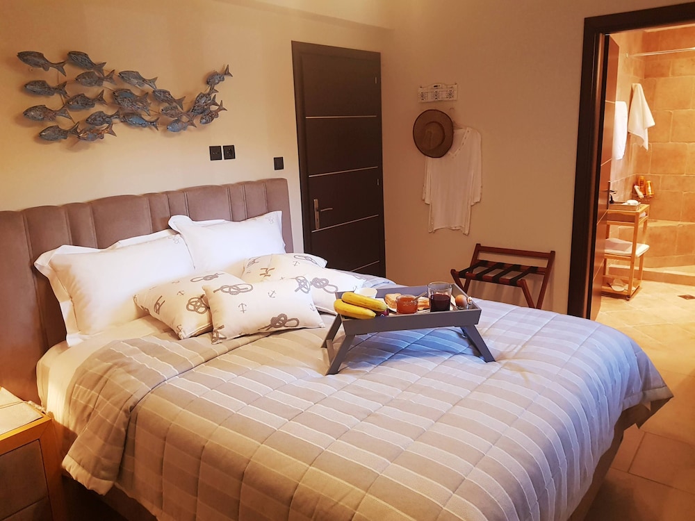 Villa, 5 Bedrooms, Sea View photo 3