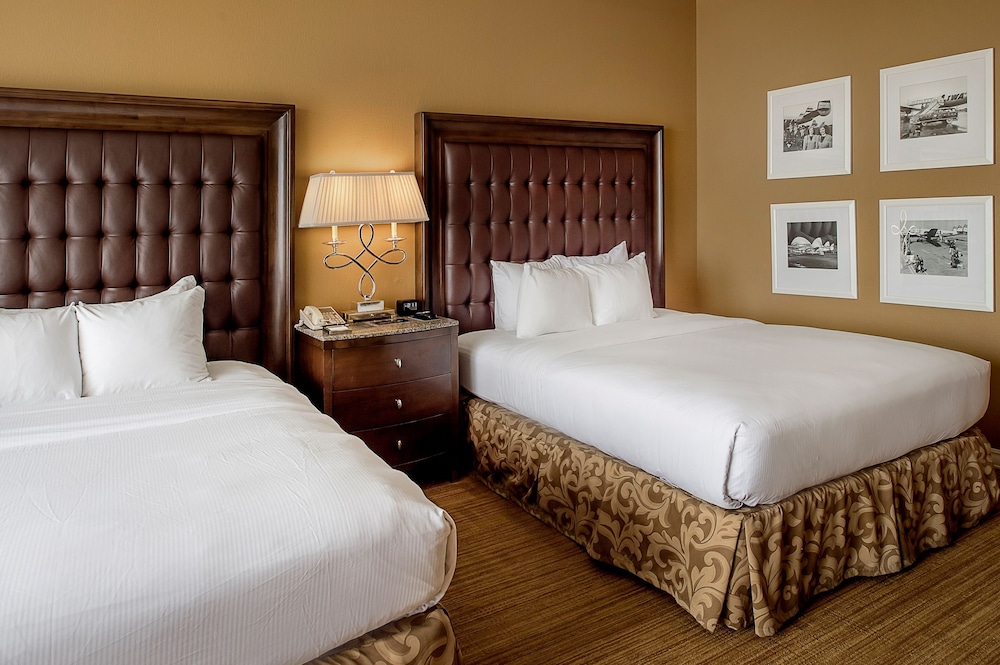 Standard Room, 2 Queen Beds - Photo 2