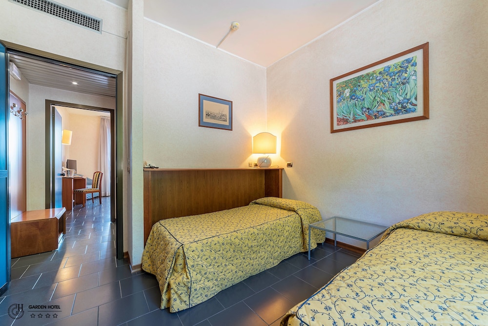 Quadruple Room photo 3